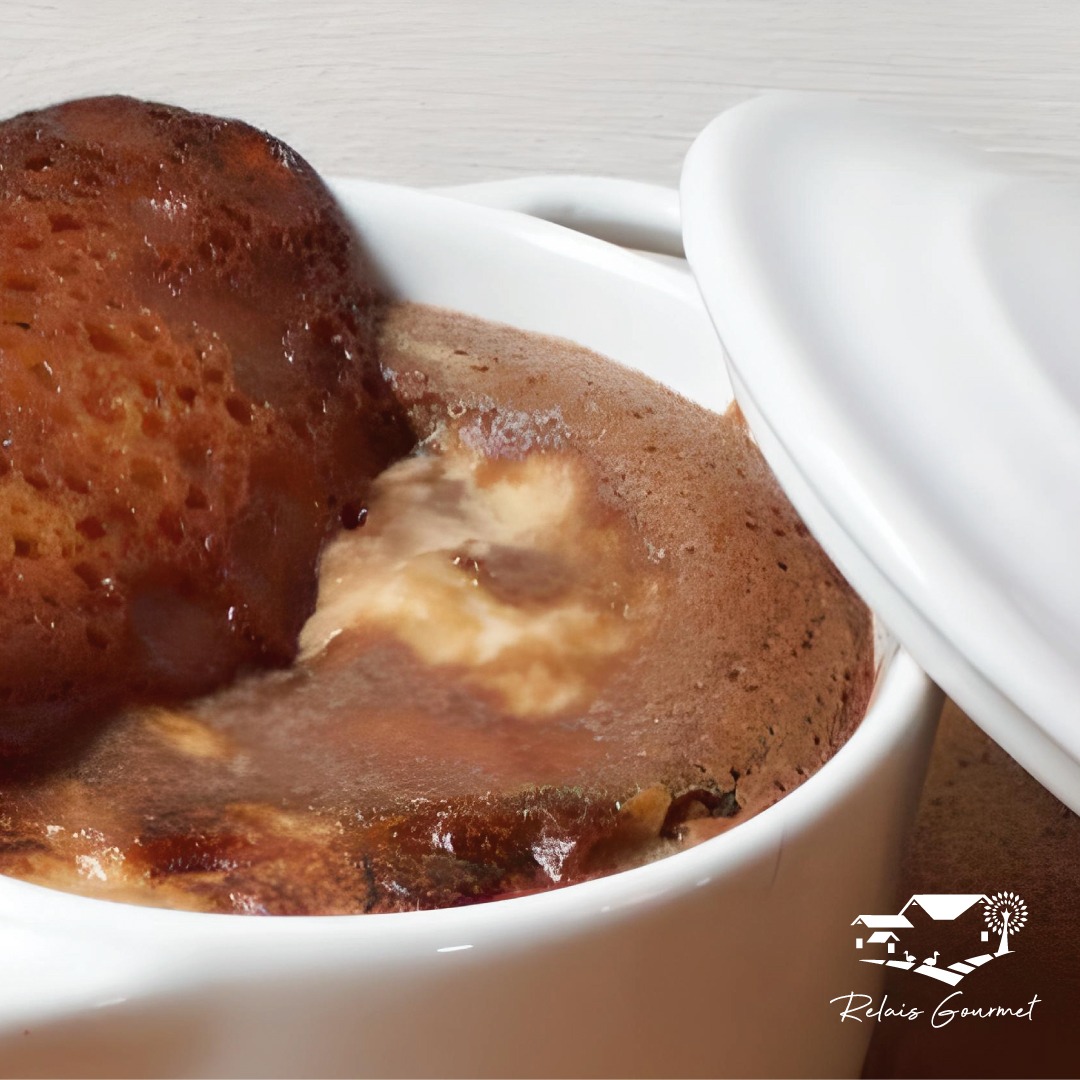 Moelleux au chocolat, coeur fondant au foie gras et tuile craquante