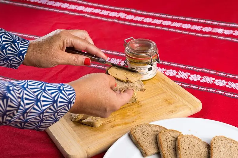 ¿Cómo se saca el Foie Gras de la olla como un profesional?